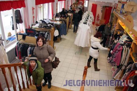 Šūšanas uzņēmums slēdz veikalu