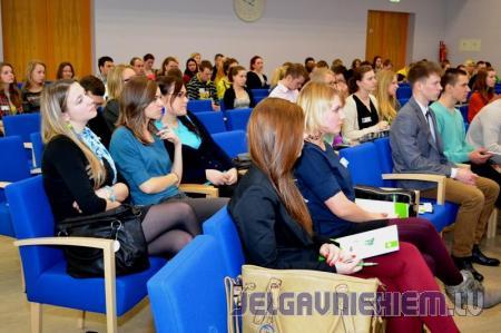 Norisinās pirmā neformālā konference skolēniem