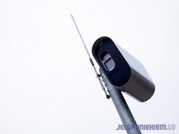 Nodedzināti vēl divi fotoradari