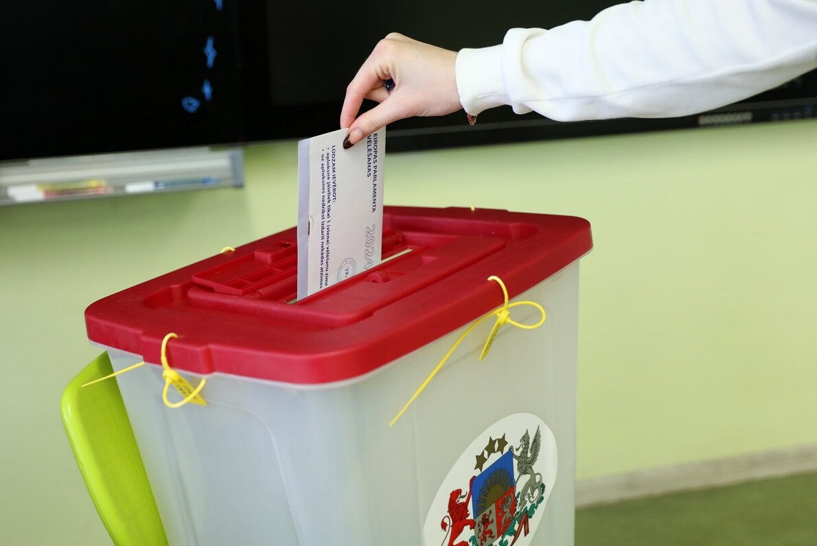 Šodien un rīt turpinās Eiropas Parlamenta vēlēšanu iepriekšējā balsošana