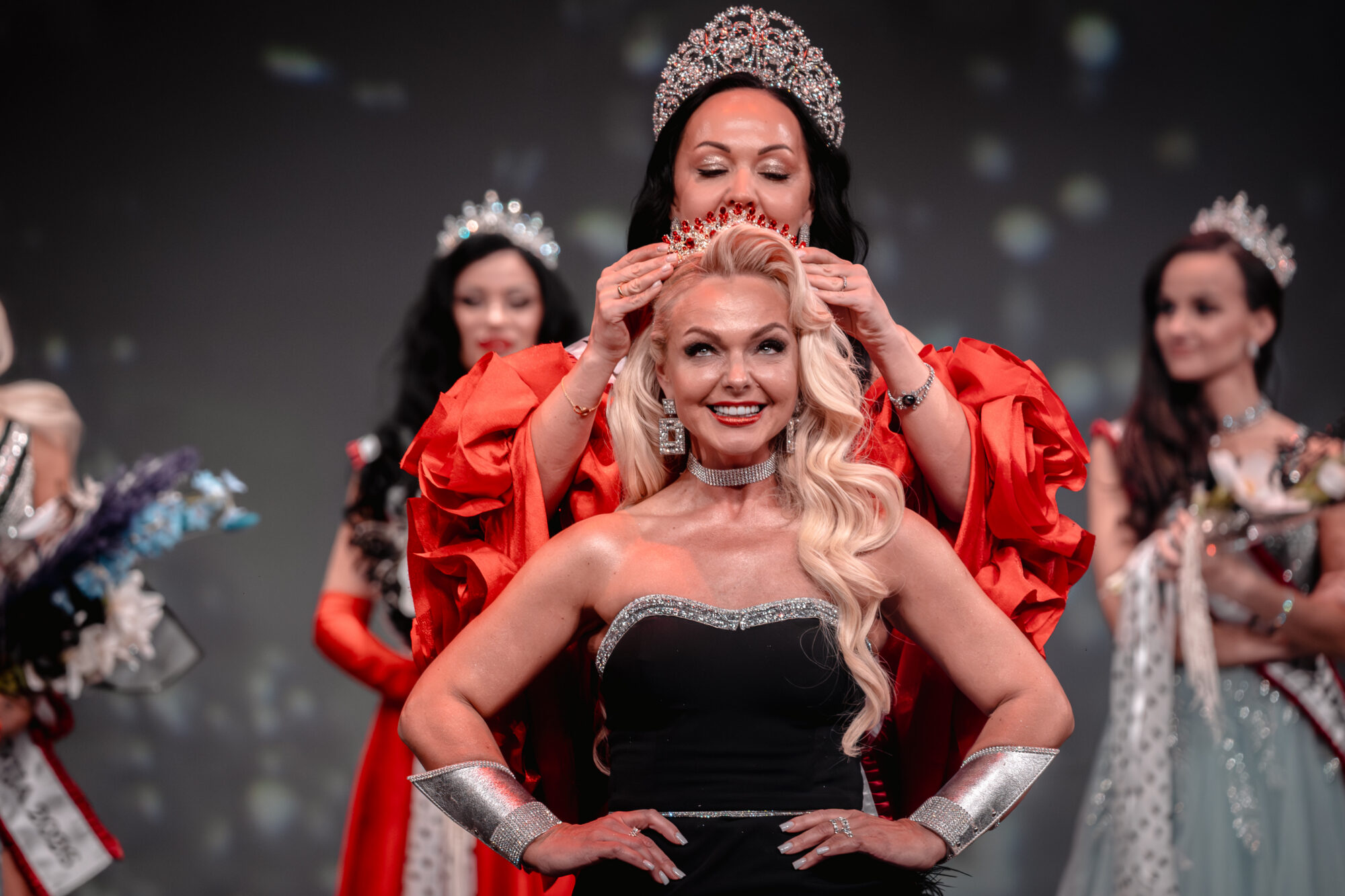Jelgavniece “Misis Latvija 2026” konkursā iegūst kroni